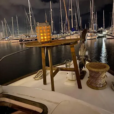 Velero Menorquin Con Encanto Valensiya