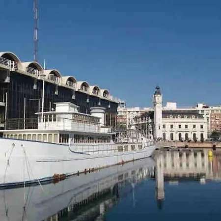 Velero Menorquin Con Encanto Botel